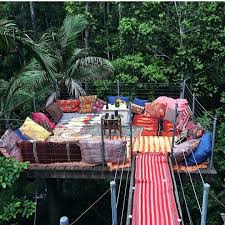 How To Make An Interesting Art Piece Using Tree Branches Ehow Dream Mansion Tree House Outdoor