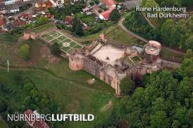 Groß und mächtig präsentiert sich die ruine der hardenburg bei bad dürkheim. Ruine Hardenburg Bad Durkheim Luftaufnahme