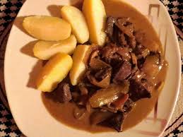 Leber Zwiebel Gulasch Von Uwez1969 Chefkoch Rezept Rezepte Gulasch Essen