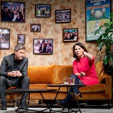 Zum ersten mal in ihrer parteigeschichte wollen die grünen eine eigene kandidatin für das kanzleramt aufstellen. Grune Wollen Zwischen Ostern Und Pfingsten Uber Kanzlerkandidatur Entscheiden Der Spiegel