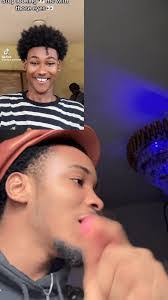 Cari Francis's Instagram, Twitter & Facebook