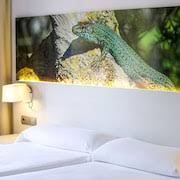 Da parte loro, i grandi monolocali, anche monolocali, sono leggermente più grandi, misurano 40 mq. Top 10 Hotels In Es Pujols Formentera From 175 Expedia