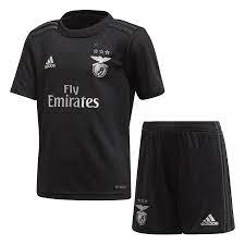 Site oficial do sport lisboa e benfica, onde podes ficar a par de toda a atualidade do teu clube e ainda ver os melhores vídeos e resumos de todos os jogos! Benfica 20 21 Outdoor Mini Kit