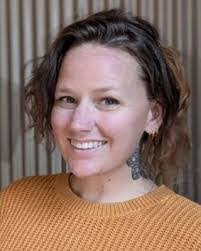 Amanda Brey's Instagram, Twitter & Facebook