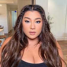 Abby Hulett's Instagram, Twitter & Facebook