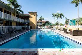 View deals for quality inn & suites hollywood boulevard, including fully refundable rates with free cancellation. Quality Inn Suites Hollywood Boulevard Review What To Really Expect If You Stay