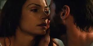 Quizás Jean Grey se supone que debe terminar con Cyclops. Pero Famke  Janssen definitivamente tuvo mucha mejor química con Hugh Jackman que James  Marsden. También es porque el Scott-Jean no fue desarrollado