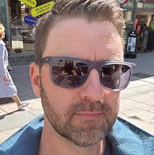 The design for the 1:10 RC tracked vehicle is finally done, and I've  printed the full prototype! I'm deep into testing and tweaking now — still  waiting