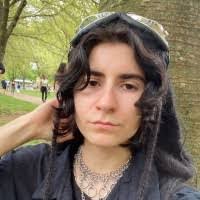 Louise Piazza's Instagram, Twitter & Facebook