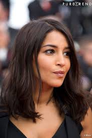 Photos Leila Bekhti Est Abonnee Au Carre Long Flou Une Valeur Sure Make Up Hair Access Carre Long Flou Coiffure Cheveux Mi Long Et Cheveux Carre Long