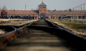 Fost gardian la auschwitz, judecat la 94 de ani pentru moartea a cel puțin 170.000 de deținuți. Angela Merkel UrmeazÄƒ SÄƒ Viziteze Pentru Prima News Ro