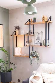 L'étagère murale, l'alliée pour ranger comme pour exposer. 110 Idees De Etagere Bois En 2021 Deco Maison Idee De Decoration Decoration Maison
