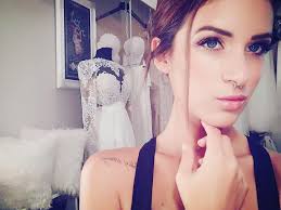 Almond שמלות כלה ואיפור