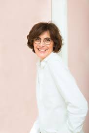 Inès marie lætitia églantine isabelle de seignard de la fressange, is a french model, aristocrat, style icon, fashion designer and perfumer. My Cultural Life Ines De La Fressange