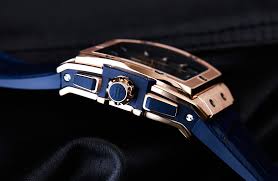 Light blue ceramic titanium diamonds. Video Like Goldilocks This Hublot Spirit Of Big Bang King Gold Blue Is Just Right Time And Tide Watches