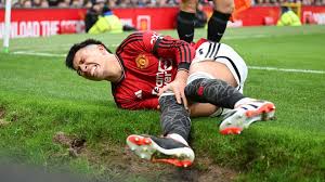 MU chia nửa buồn vui về chấn thương của Lisandro Martinez | Goal.com Việt  Nam