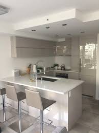 La iluminación en cocinas modernas es un factor. Iluminacion Cocina Cocinasmodernas Disenos De Cocina Abierta Diseno De Interiores De Cocina Diseno Muebles De Cocina