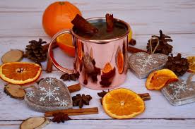 Le Vin Chaud Ca Me Fait Penser A 3 Periodes De L Annee La Fete Des Lumieres A Lyon La Periode De Noel Et Tous Le Vin Blanc Chaud Vin Chaud