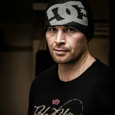 Sandy Robb's Instagram, Twitter & Facebook