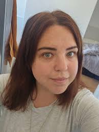 Hi everyone, I was just wondering if there are any hairdressers available  this weekend to do some blonde highlights/refresh some of my old blonde  foils. At this stage my hair looks balayage