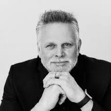 Scott Unclebach's Instagram, Twitter & Facebook