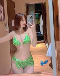 Hang Nguyen - Free nude pics, galleries & more at Babepedia