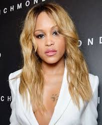 HAPPY 40th BIRTHDAY Avant (Myron Lavell Avant) multi platinum awarded  American R&B singer and songwriter. Avant is best known for hits such as  "Separated" (the remix featuring Kelly Rowland); "My First Love",