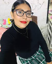 Karen Sequera's Instagram, Twitter & Facebook