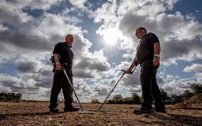 The gold solidus, found by a metal detector enthusiast in a field near norwich, is thought to have been dropped or buried circa ad 410. Hoard Of 2 000 Year Old Silver Roman Coins Unearthed By Group Of Friends And A Metal Detector