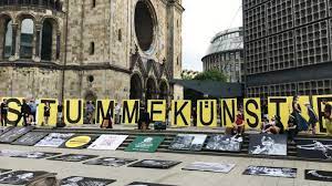 Jun 18, 2021 · 19.06.2021, 01:25h köln. Kunstler Fordern Hilfe In Der Corona Krise Demo Auf Dem Berliner Breitscheidplatz Rbb24