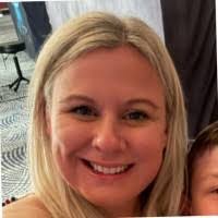 Jennifer Crowe's Instagram, Twitter & Facebook