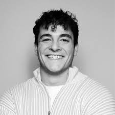 David Gull's Instagram, Twitter & Facebook