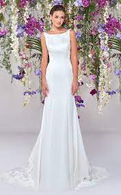 I tessuti con cui vengono realizzati abitualmente questi abiti, sono di solito chiffon, seta, duchesse: Abiti Da Sposa I Modelli Per Rito Civile Di Atelier Eme