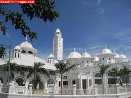 Masjid abidin (masjid putih) merupakan sebuah masjid yang terletak di kuala terengganu, terengganu. World Beautiful Mosques Pictures