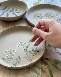 Artist Hessa Al Ajmani Creates Incredible Floral Ceramics She Presses Assemblages Of Flowers On Every Handmade Piece In 2020 Diy Pottery Diy Ceramic Handmade Ceramics