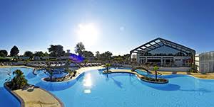 At the camping guests are welcome to take advantage of a hot tub. Camping 5 Etoiles France Camping Luxe Camping Haut De Gamme