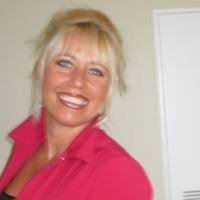 Alicia Cloonan's Instagram, Twitter & Facebook