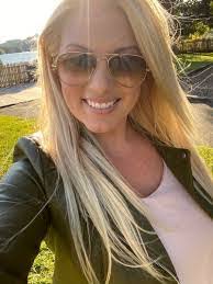 Jill Rogge's Instagram, Twitter & Facebook