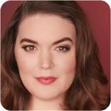 Elisa Carlson's Instagram, Twitter & Facebook