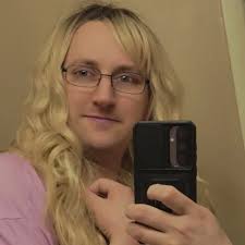 Reminds me of the “I'm in the mood for a bev, the dirtiest bev of all time”  girl 😭