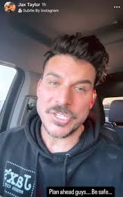 Sunday, Alex and Jamie, went to the community health center for an mpox  vaccination. After receiving the vaccine, they thanked the nurse. Alex and  Jamie did not thank her. Who did? |