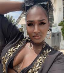 10.11 💫 It's been one of the best years of my life! Looking forward to the  future. #BirthdayVibes 😌🧡