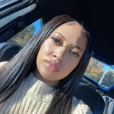 Annette Bonds's Instagram, Twitter & Facebook