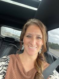 Aimee Curry's Instagram, Twitter & Facebook