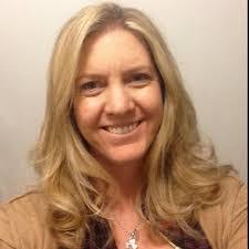 Renee Holmes's Instagram, Twitter & Facebook