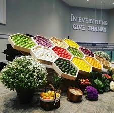Pin De Anre C En Idei Na Zhatvu V Cerkve Embalaje De Frutas Muebles Cajones De Verdura Fruterias Modernas