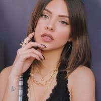 Naomi Rojas's Instagram, Twitter & Facebook