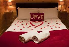 أفكار رومانسية غرفة نوم للأزواج For Android Apk Download