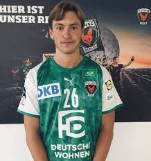 26 april 2000 · geburtsort: Fuchse Berlin Merchmittwoch Ihr Bekommt Zur Feier Des Tages Den Flock Unseres Neuzugangs Valter Chrintz Gratis Im Fanshop Direkt Zum Trikot Http Bit Ly Vs26trikot Unserrevier Chrintz Facebook