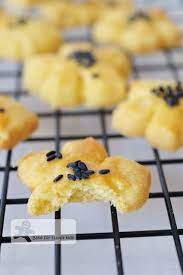 Melt In Your Mouth Salted Egg Yolk Cookies Egg Yolk Cookies Salted Egg Yolk Salted Egg